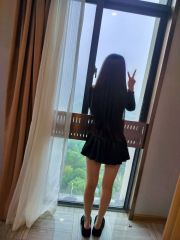 丰臀巨乳眼镜妹